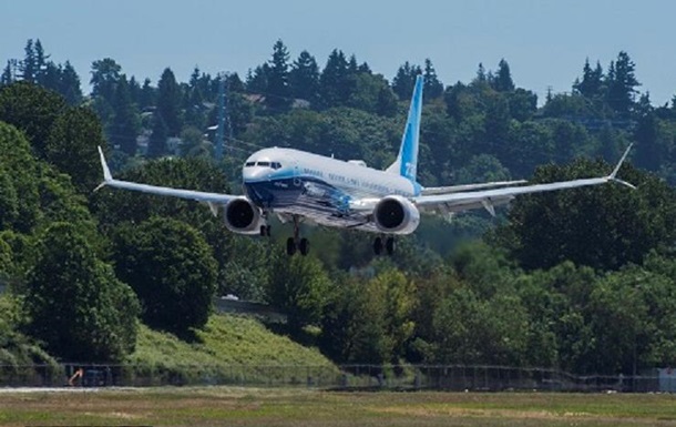 Самолет Boeing 737-10 совершил первый полет 